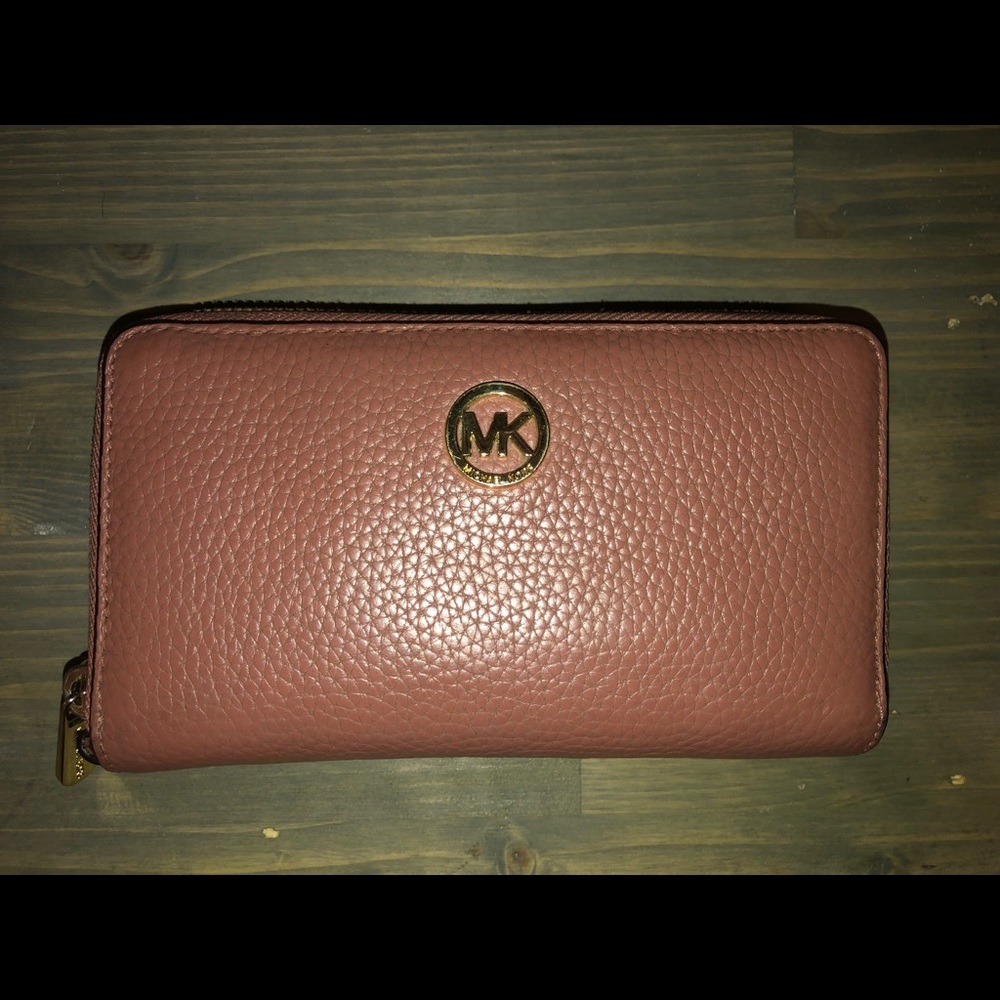 Mauve/light pink Michael Kors wallet